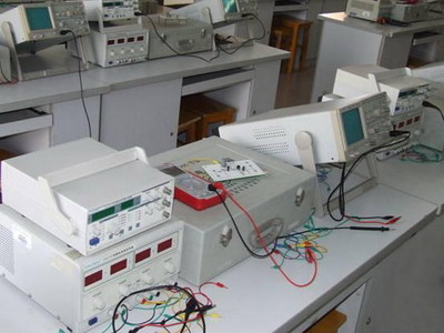 电工技能实训室 器材配备与安全操作指南